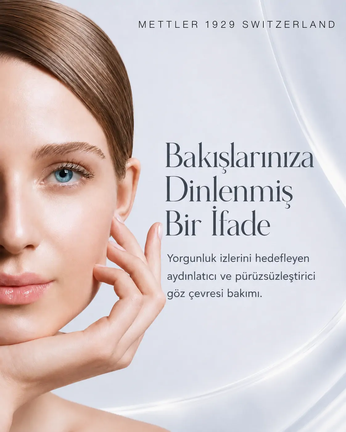 Aydınlık ve dinlenmiş göz çevresi görünümünü temsil eden kadın yüzü